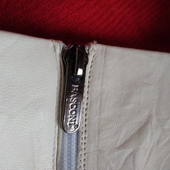 Basconi Cream Leather Stiletto Boots, SZ. 37 (6.5) - Picture 11 of 13